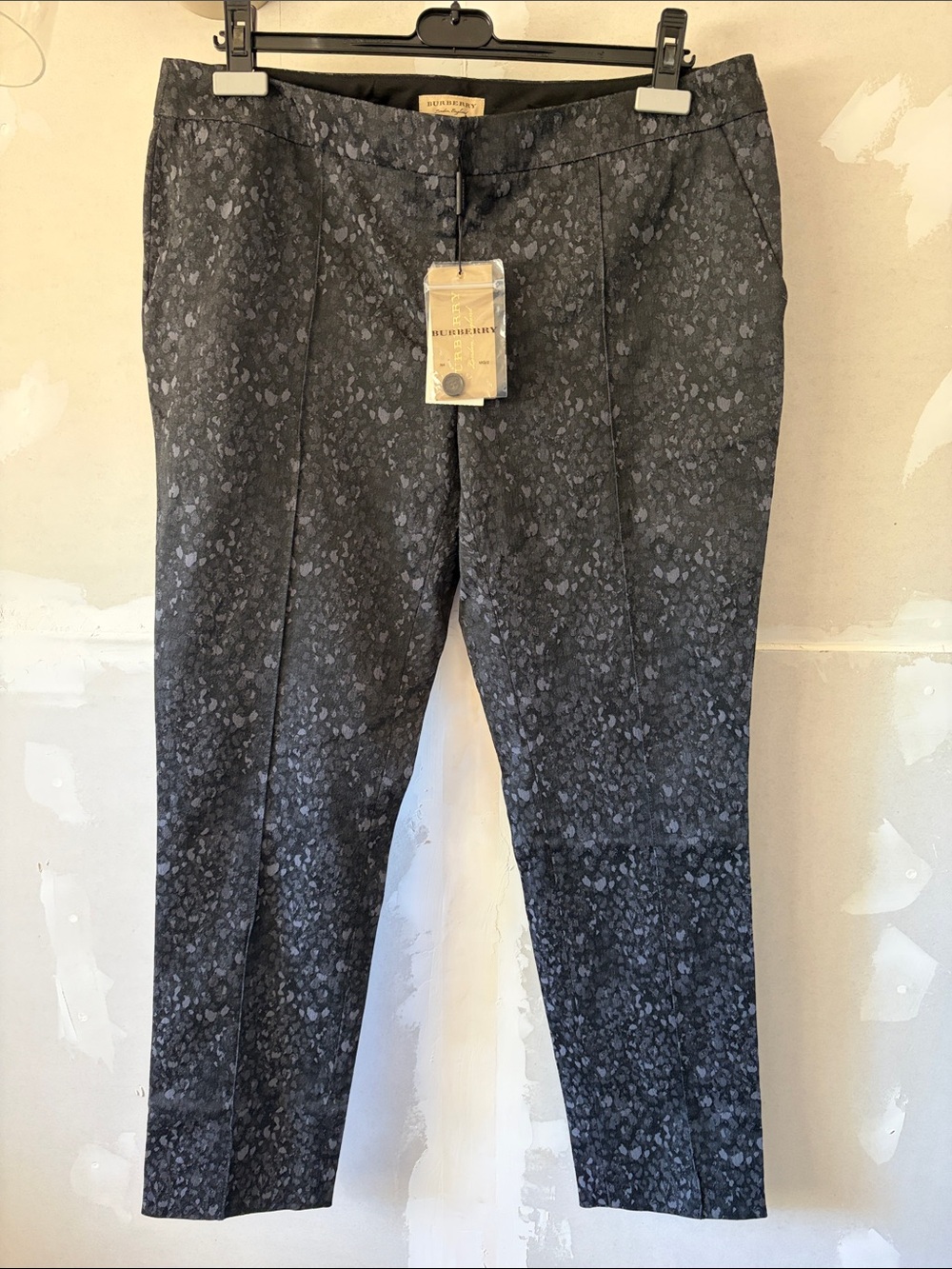 NWT Burberry Kenton Dark Gray Patterned Cropped Trousers size 14